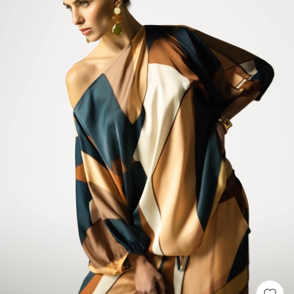 JAKI LONDON Geometric Patterned Off-Shoulder Blouse